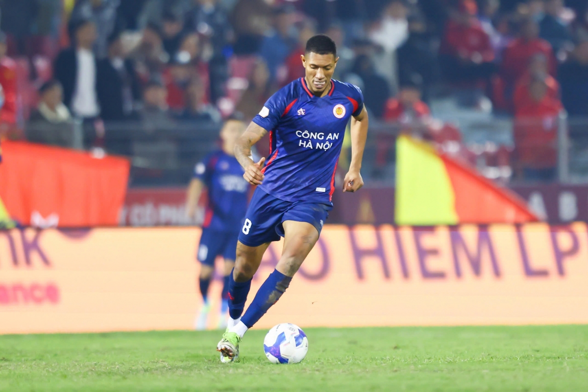 Kết quả V-League 7/4: Ngoại binh tỏa sáng, CLB CAHN tìm lại niềm vui chiến thắng